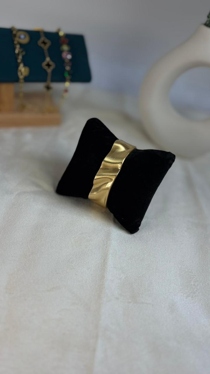 Matte Wave Cuff Kada