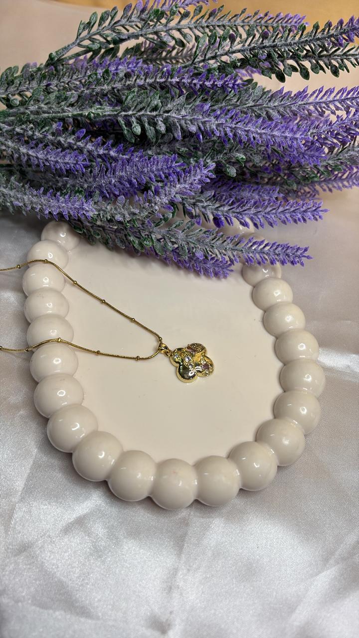 Gold Clover Pavé Pendant