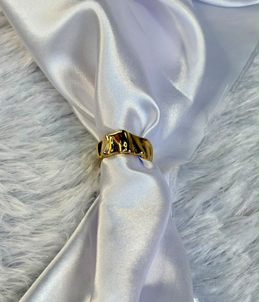 Molten Crinkle Wide Band