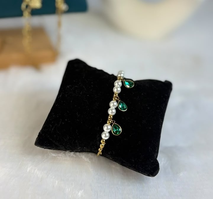 Pearl & Emerald Drop Bracelet