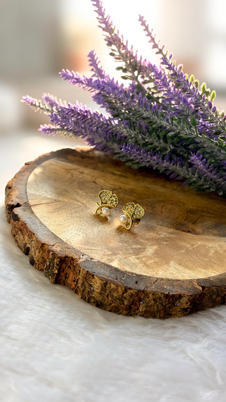 Ginkgo Leaf Pavé Pearl Studs