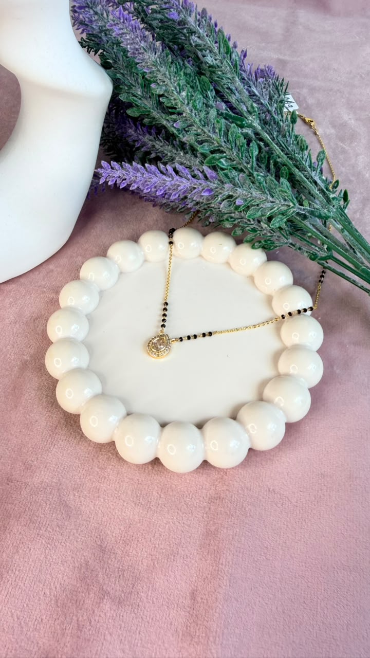 Solitaire Pear Halo Mangalsutra