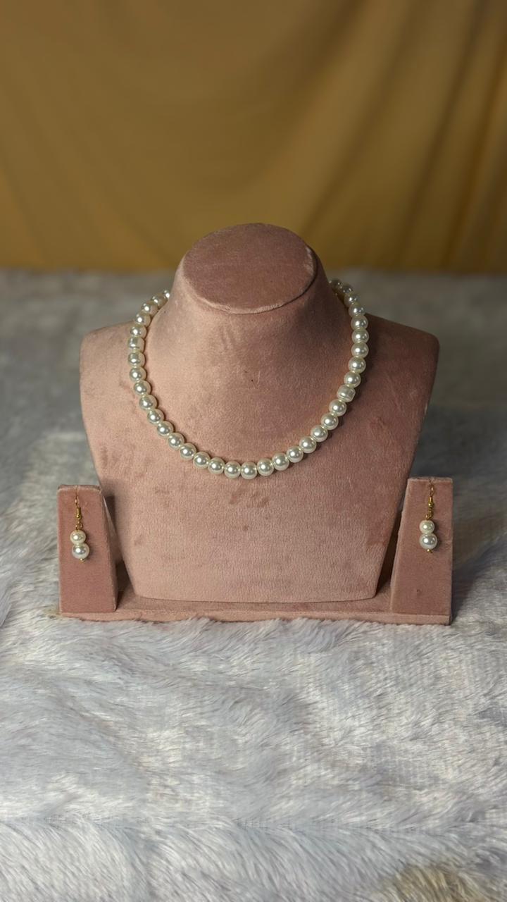 Classic Pearl Necklace Set